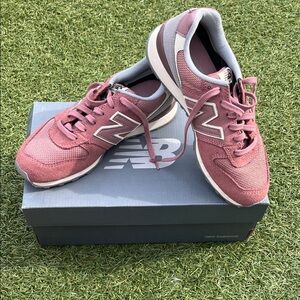 New Balance Women’s Dusty Rose Lace-Up Sneakers